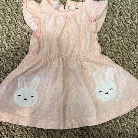 LIKE NEW BUNNY SET FOR 3M - BUNNY DRESS AND ONESIE - Picture 3 of 8